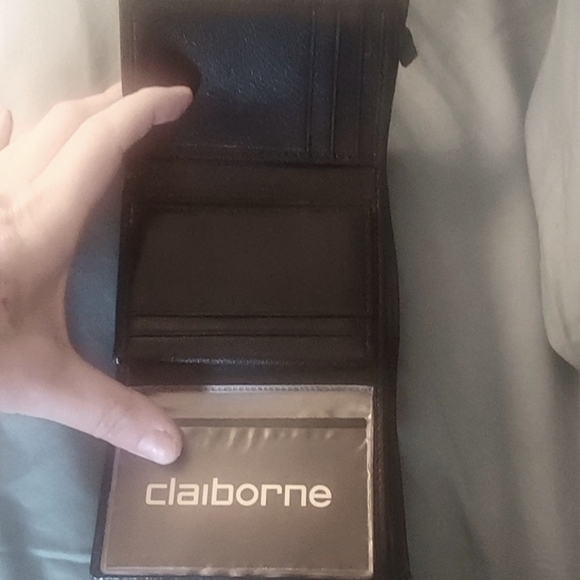 NIB Claiborne men's trifold wallet - Picture 5 of 6